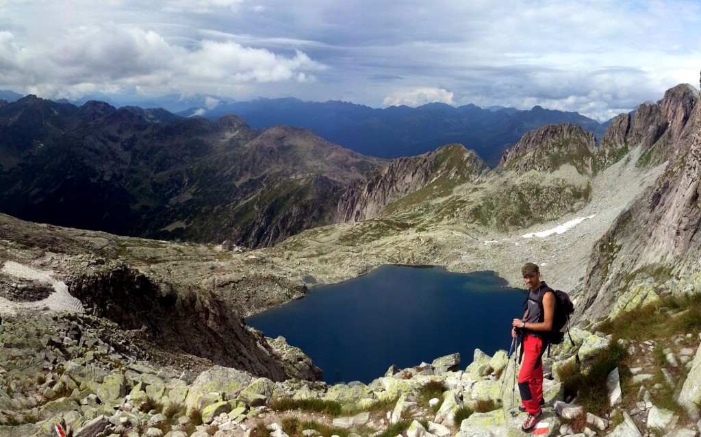 Il lago che si incontra lungo la via normale di salita alla Cima d'Asta.
