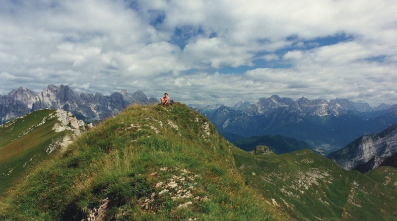 In cima al Monte Brandol nel Parco Nazionale Dolomiti Bellunesi dopo la salita ai Piani Eterni